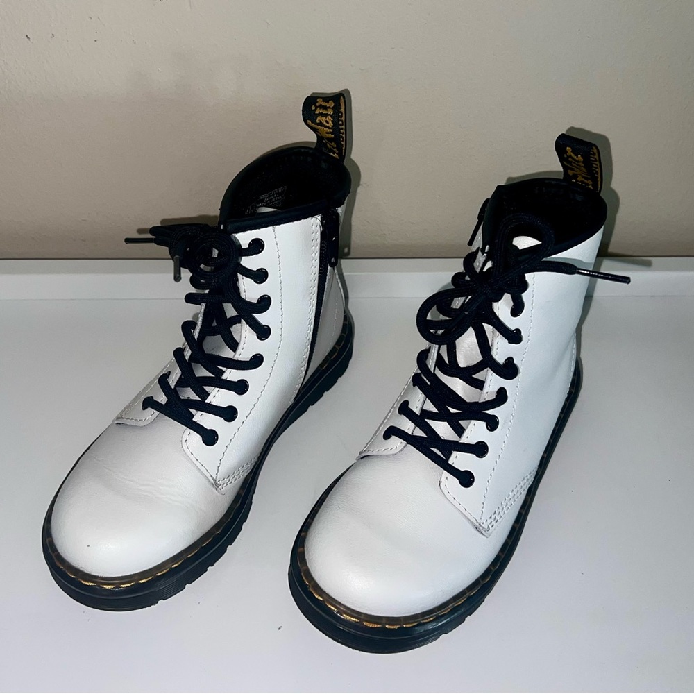 Dr. Martens Youth Zavala White Boots Size US 1 / UK 13